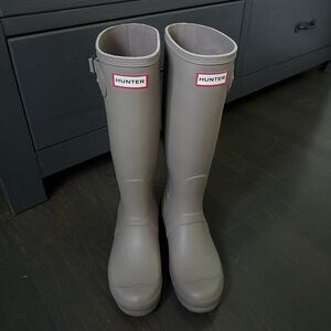 Hunter’s Original Tall Rain Boots